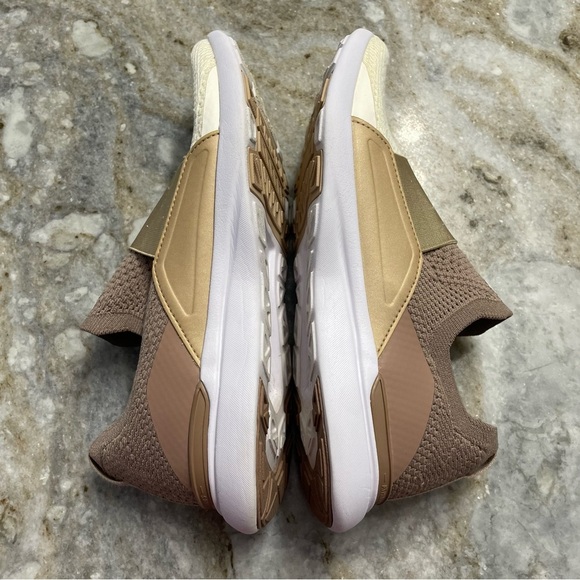 APL TechLoom Bliss Knit Running Shoe Women’s 7 - Picture 6 of 12